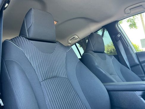 Used 2022 Toyota Prius Prime LE FWD image 19