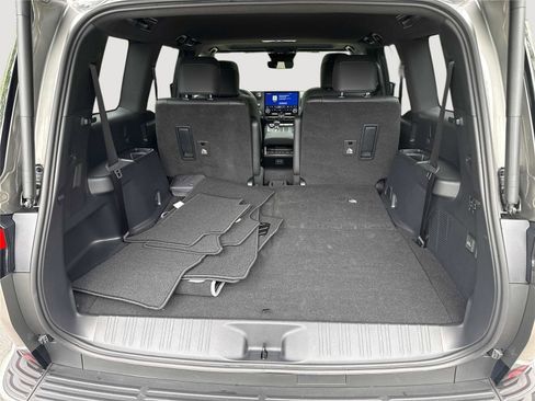 Used 2024 Lexus GX 550 w/ Cold Area Package AWD/4WD image 33