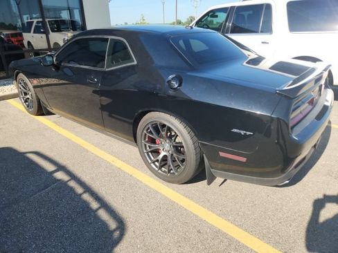 Used 2015 Dodge Challenger SRT w/ Technology Group RWD image 3