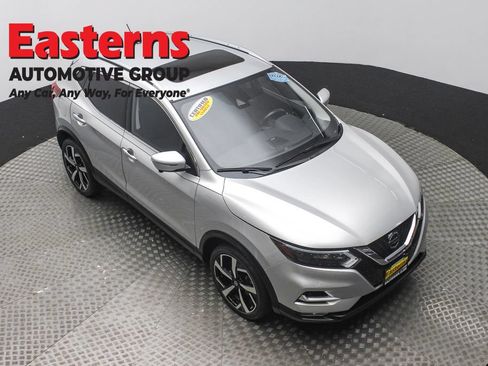 Used 2022 Nissan Rogue Sport SL w/ Premium Package AWD/4WD image 3