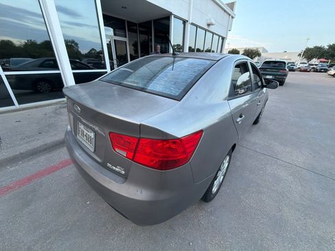Used 2011 Kia Forte EX FWD image 6