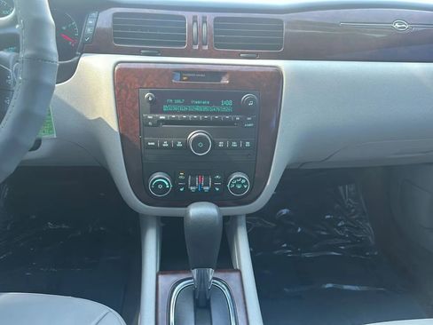Used 2011 Chevrolet Impala LT w/ Luxury Edition Package FWD image 13