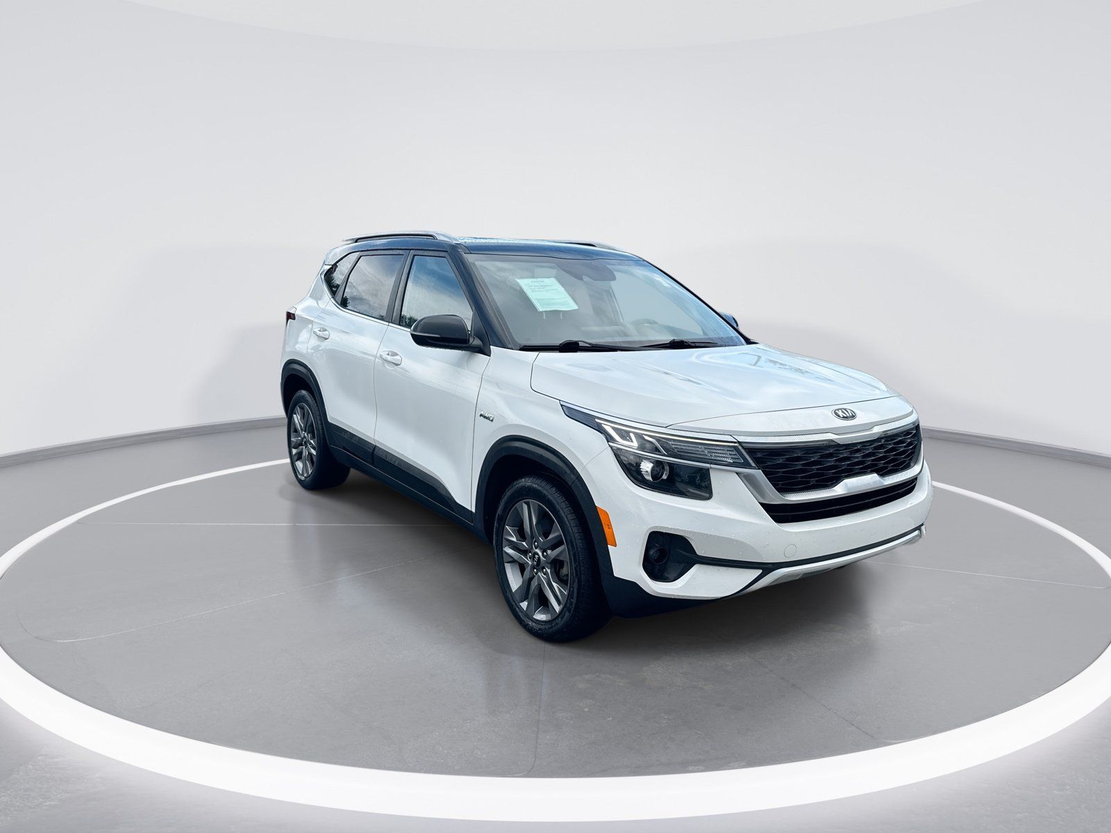 Used 2021 Kia Seltos S AWD/4WD image 2