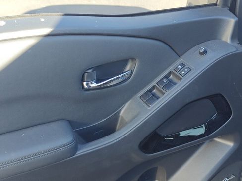 Used 2022 Nissan Frontier PRO-4X w/ Pro-4X Premium Package image 9