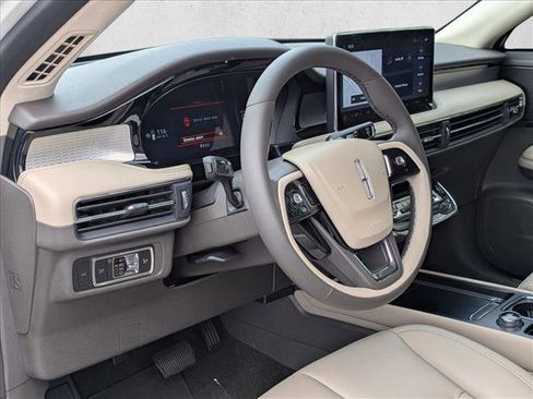 Used 2024 Lincoln Corsair FWD image 10