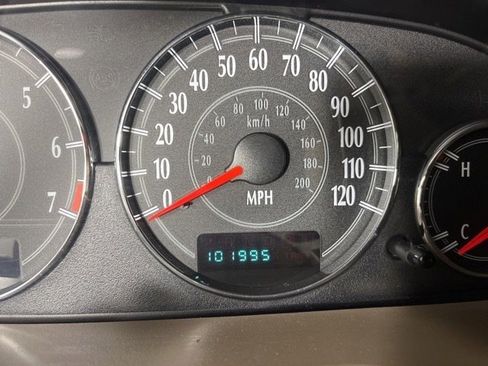 Used 2003 Chrysler Sebring LXi image 27