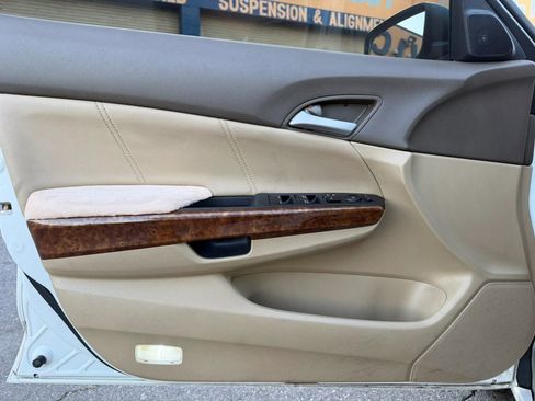 Used 2010 Honda Accord EX-L image 9