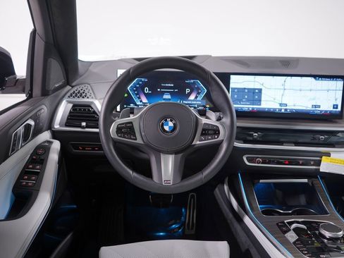 Used 2026 BMW X7 xDrive40i w/ M Sport Package AWD/4WD image 12