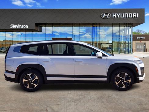 New 2026 Hyundai Ioniq 9 SE image 4