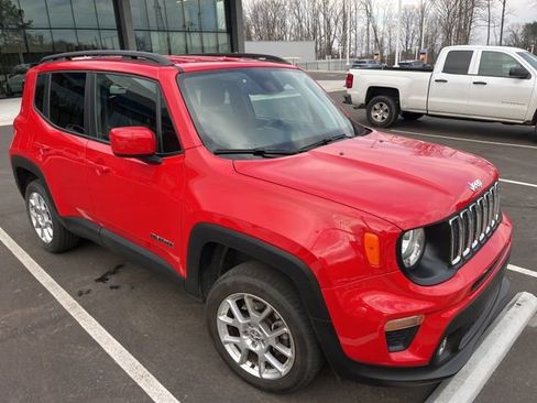 Used 2020 Jeep Renegade Latitude w/ Popular Equipment Group image 3