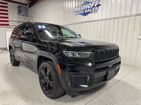 Used 2023 Jeep Grand Cherokee L Laredo image 4