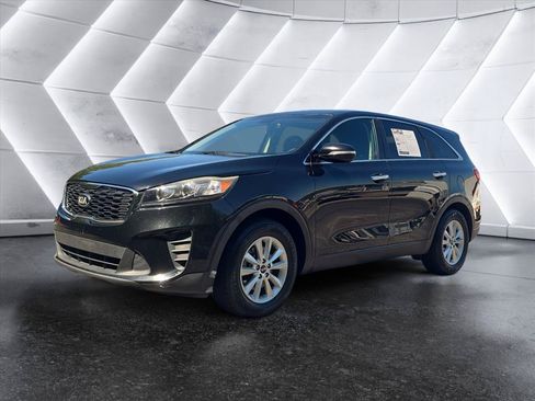 Used 2020 Kia Sorento FWD V6 image 1