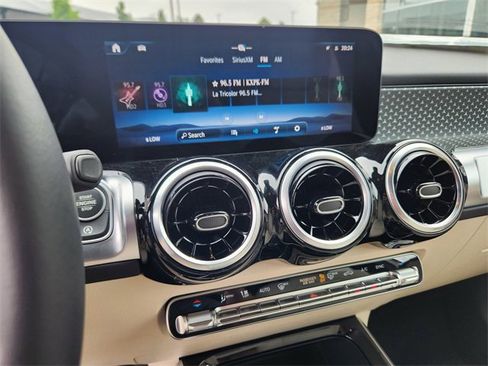 Certified 2025 Mercedes-Benz GLB 250 4MATIC image 21