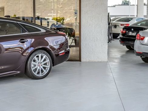 Used 2016 Jaguar XJ R-Sport RWD image 61