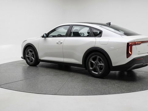 Used 2025 Kia K4 FWD image 6