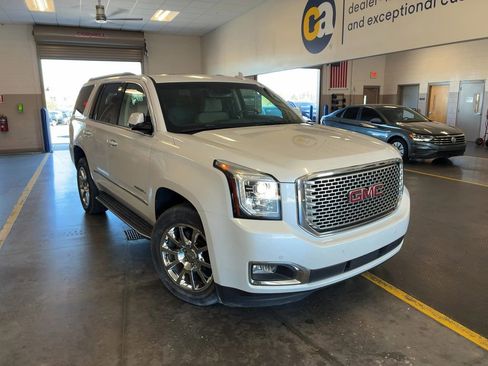 Used 2017 GMC Yukon Denali w/ Open Road Package image 3