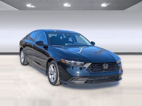 Certified 2025 Honda Accord LX image 6