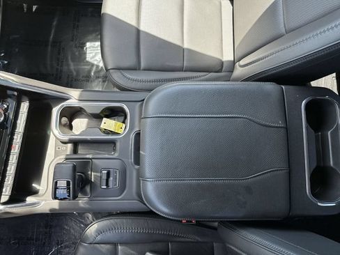 Certified 2025 GMC Sierra 1500 Denali w/ Technology Package AWD/4WD image 23
