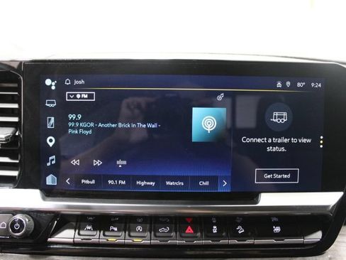 Used 2025 Chevrolet Silverado 1500 LTZ AWD/4WD image 3