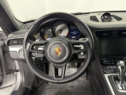 Used 2018 Porsche 911 GT3 w/ Sport Chrono Package RWD image 11