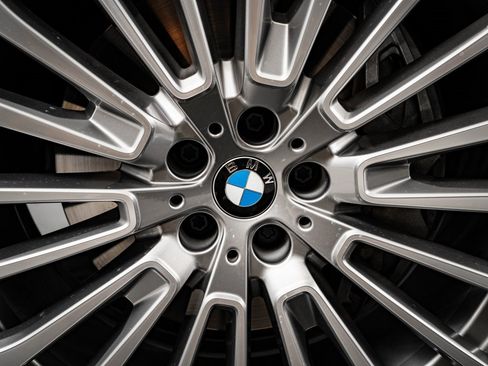 Used 2024 BMW X7 xDrive40i image 8