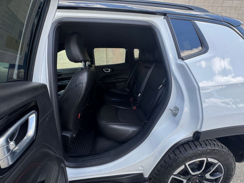 Used 2025 Jeep Compass Trailhawk image 24