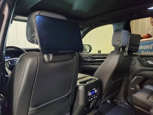 Used 2021 GMC Yukon Denali w/ Denali Premium Package image 13