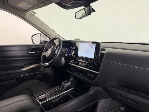 Used 2024 Nissan Pathfinder Platinum AWD/4WD image 34