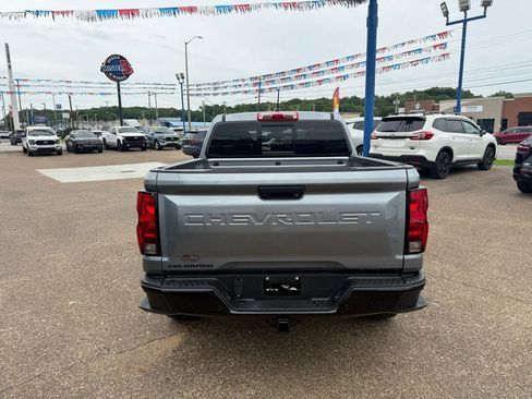 Used 2024 Chevrolet Colorado Trail Boss w/ Advanced Trailering Package AWD/4WD image 5