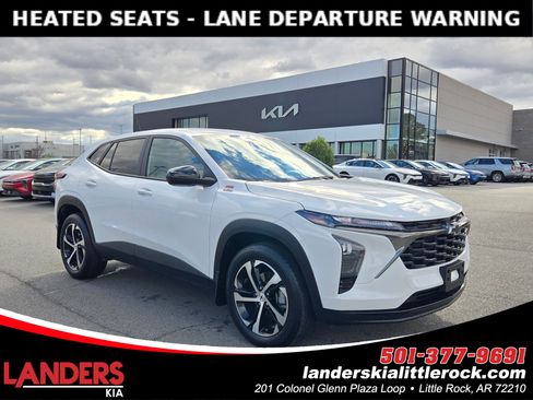 Used 2024 Chevrolet Trax RS image 1