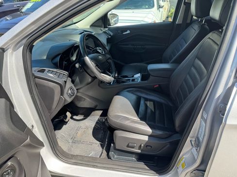 Used 2017 Ford Escape Titanium image 21