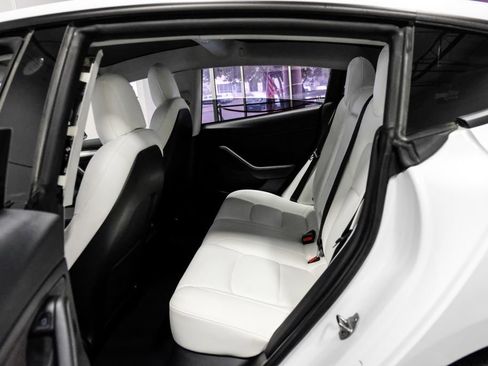 Used 2021 Tesla Model 3 Long Range image 35