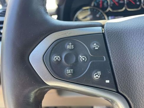 Used 2017 Chevrolet Suburban LT RWD image 25