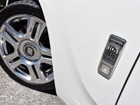 Used 2015 Rolls-Royce Ghost image 25
