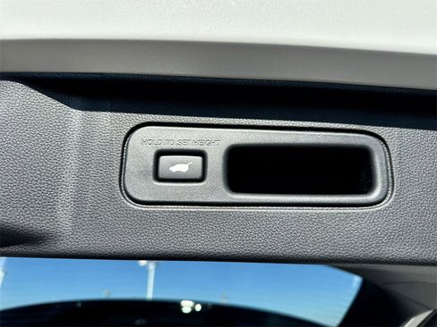 New 2025 Honda Pilot Touring image 28