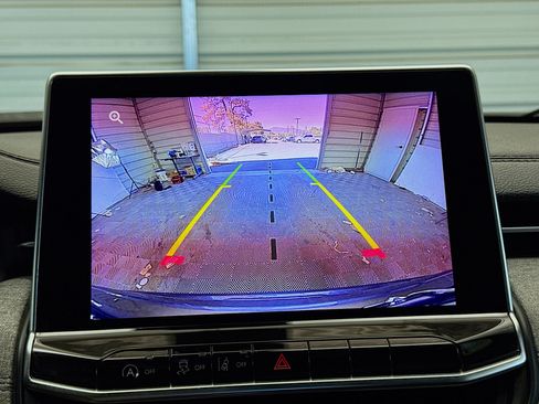 Used 2023 Jeep Compass Sport image 9