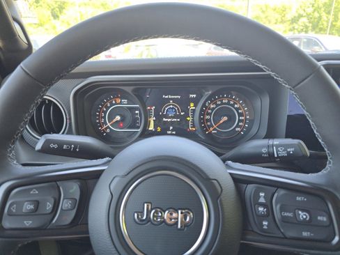 New 2026 Jeep Gladiator Rubicon AWD/4WD image 17