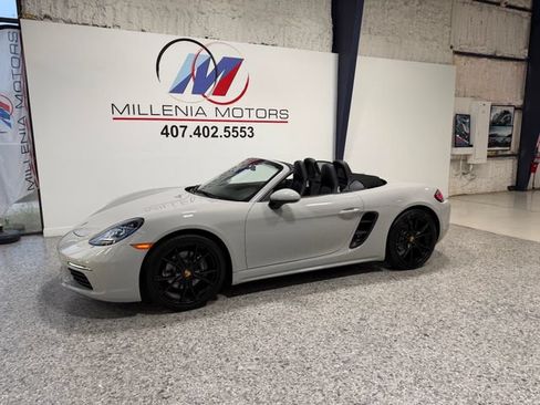 Used 2019 Porsche 718 Boxster RWD image 16