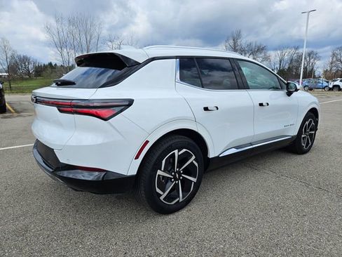 Used 2025 Chevrolet Equinox EV LT w/ Convenience Package image 7