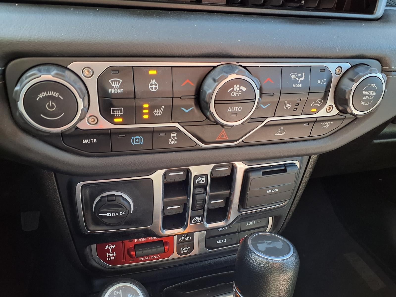 Used 2024 Jeep Wrangler Unlimited Rubicon 4xe w/ Technology Group AWD/4WD image 6