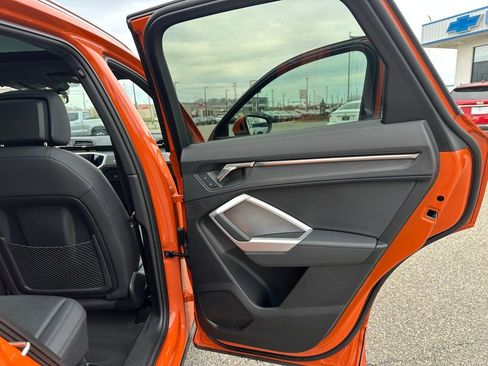 Used 2025 Audi Q3 2.0T Premium image 19