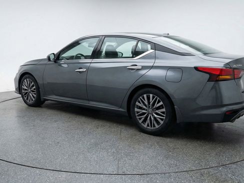 Used 2025 Nissan Altima 2.5 SV image 6