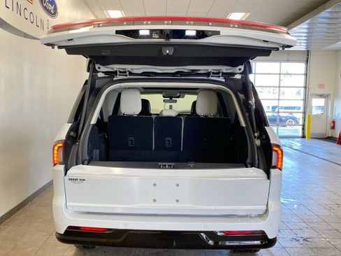 New 2026 Lincoln Navigator L Reserve image 7