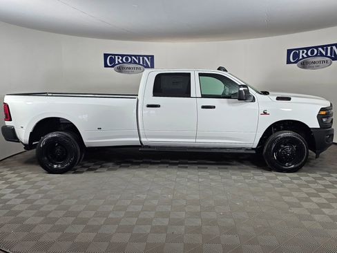 New 2026 RAM 3500 Tradesman AWD/4WD image 33