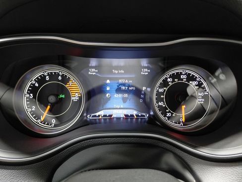 Used 2022 Jeep Cherokee Trailhawk w/ Sound & Nav Group AWD/4WD image 34