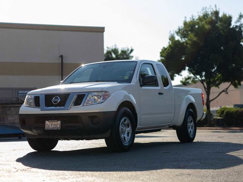 Used 2021 Nissan Frontier S image 3