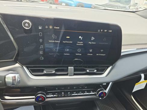 New 2026 Chevrolet Equinox LT w/ Convenience Package II FWD image 17