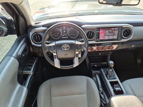 Used 2021 Toyota Tacoma SR5 AWD/4WD image 18