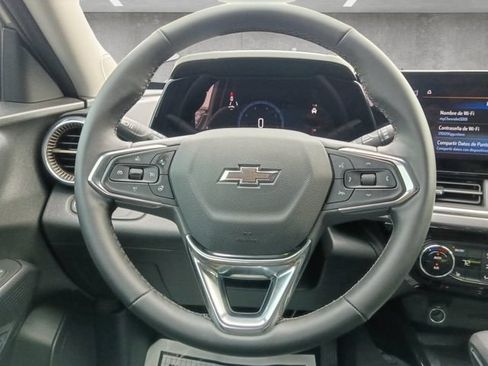 Used 2026 Chevrolet Trax ACTIV w/ Sunroof Package FWD image 21
