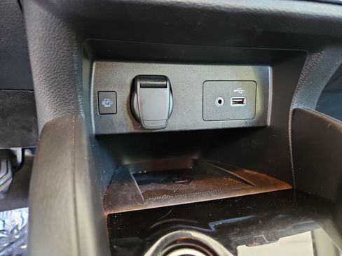 Used 2023 Nissan Versa SV image 16